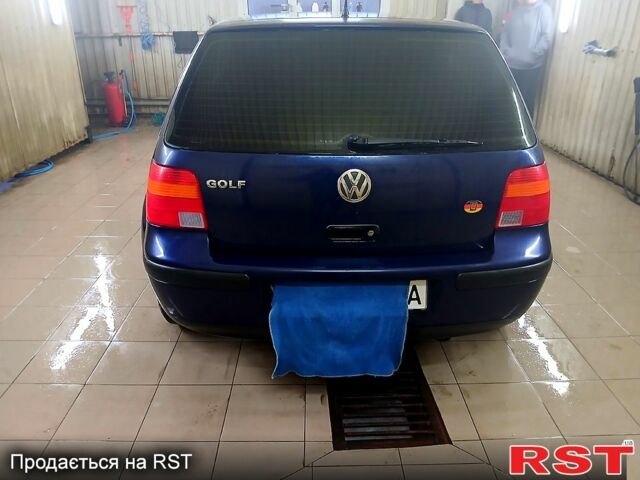 Синий Фольксваген Гольф, объемом двигателя 1.4 л и пробегом 275 тыс. км за 3000 $, фото 7 на Automoto.ua
