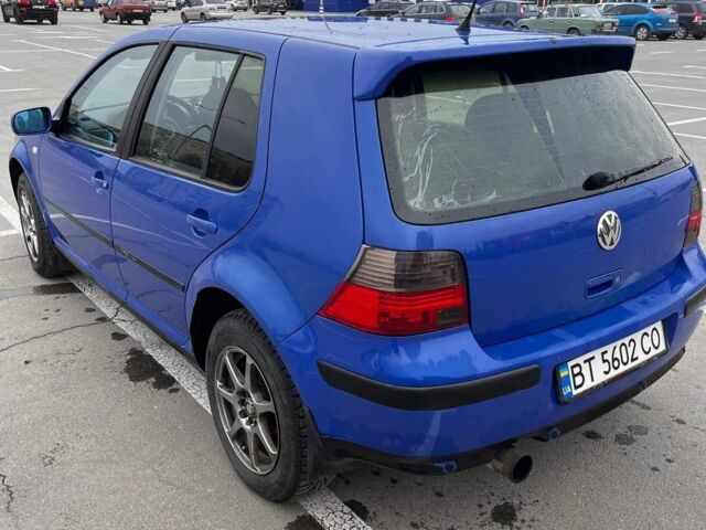 Синий Фольксваген Гольф, объемом двигателя 1.6 л и пробегом 300 тыс. км за 3200 $, фото 4 на Automoto.ua
