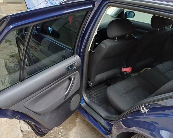 Синий Фольксваген Гольф, объемом двигателя 1.39 л и пробегом 305 тыс. км за 4200 $, фото 13 на Automoto.ua