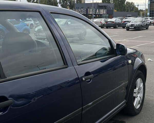 Синий Фольксваген Гольф, объемом двигателя 1.6 л и пробегом 300 тыс. км за 3800 $, фото 7 на Automoto.ua