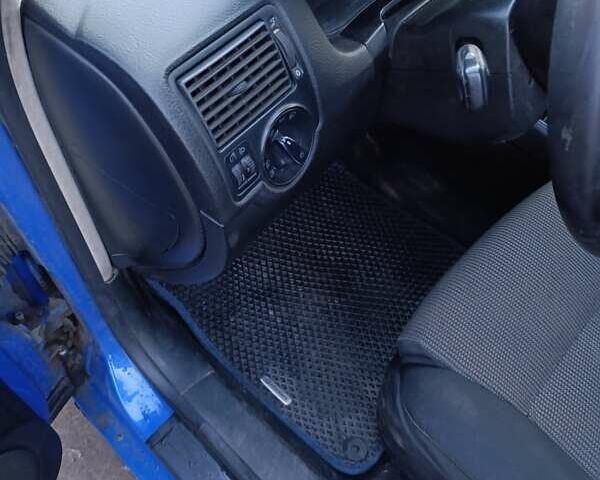 Синій Фольксваген Гольф, об'ємом двигуна 1.9 л та пробігом 384 тис. км за 4200 $, фото 6 на Automoto.ua