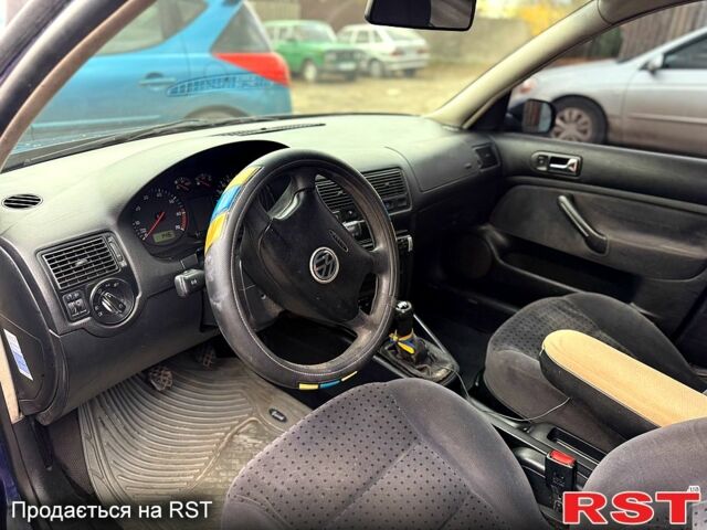 Синій Фольксваген Гольф, об'ємом двигуна 1.4 л та пробігом 200 тис. км за 3850 $, фото 6 на Automoto.ua