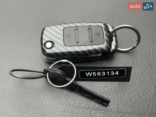 Фольксваген Гольф 1999 у Києві на Automoto.ua Синій Фольксваген Гольф, об'ємом двигуна 1.78 л та пробігом 328 тис. км за 4200 $, фото 19 на Automoto.ua