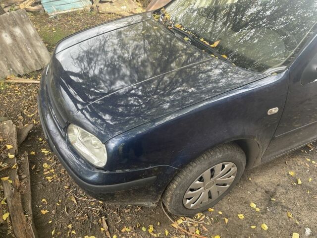 Синий Фольксваген Гольф, объемом двигателя 1.6 л и пробегом 397 тыс. км за 3500 $, фото 3 на Automoto.ua