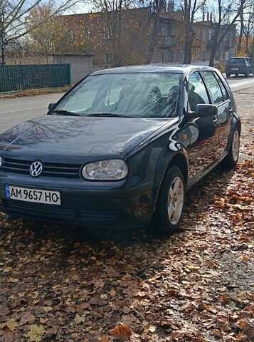 Синий Фольксваген Гольф, объемом двигателя 1.4 л и пробегом 310 тыс. км за 3500 $, фото 2 на Automoto.ua