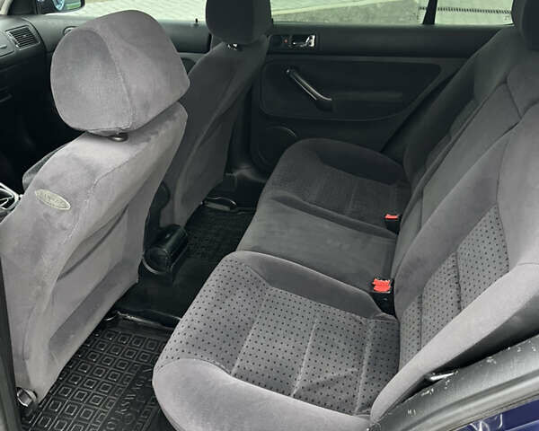 Синий Фольксваген Гольф, объемом двигателя 1.9 л и пробегом 231 тыс. км за 4550 $, фото 32 на Automoto.ua