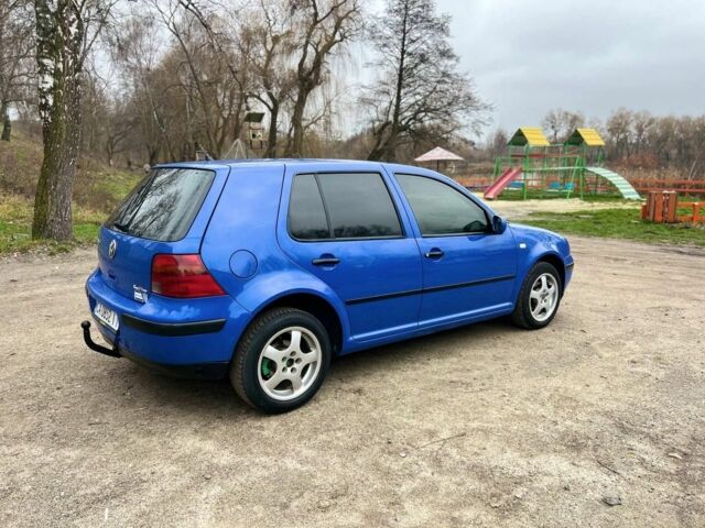 Синий Фольксваген Гольф, объемом двигателя 1.4 л и пробегом 299 тыс. км за 3350 $, фото 1 на Automoto.ua