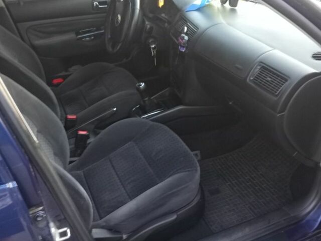 Синий Фольксваген Гольф, объемом двигателя 1.4 л и пробегом 277 тыс. км за 3500 $, фото 2 на Automoto.ua