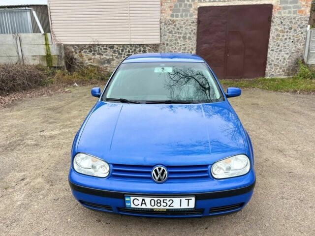 Синий Фольксваген Гольф, объемом двигателя 1.4 л и пробегом 299 тыс. км за 3350 $, фото 4 на Automoto.ua