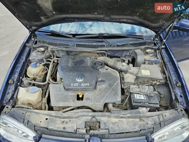 Синий Фольксваген Гольф, объемом двигателя 1.6 л и пробегом 230 тыс. км за 3900 $, фото 17 на Automoto.ua