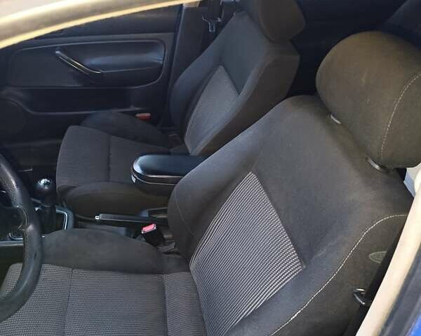 Синій Фольксваген Гольф, об'ємом двигуна 1.9 л та пробігом 384 тис. км за 4200 $, фото 1 на Automoto.ua