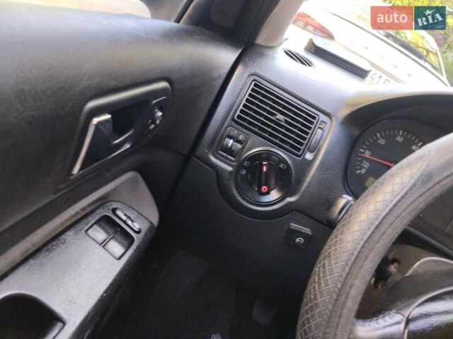 Синій Фольксваген Гольф, об'ємом двигуна 1.6 л та пробігом 275 тис. км за 3500 $, фото 11 на Automoto.ua