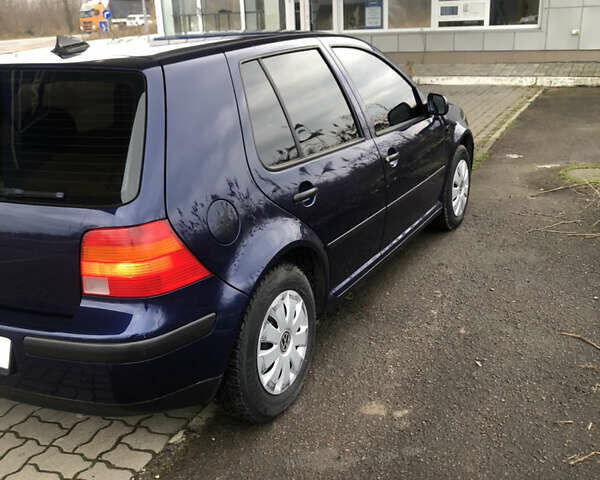 Синий Фольксваген Гольф, объемом двигателя 1.39 л и пробегом 250 тыс. км за 3200 $, фото 2 на Automoto.ua