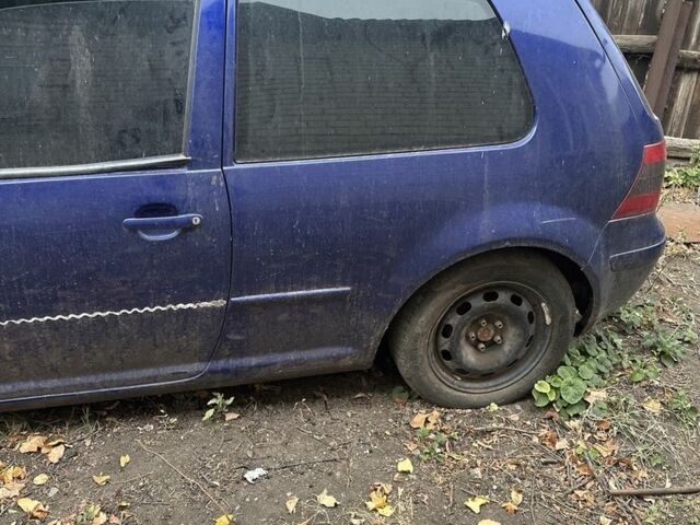 Синий Фольксваген Гольф, объемом двигателя 1.9 л и пробегом 280 тыс. км за 1371 $, фото 4 на Automoto.ua