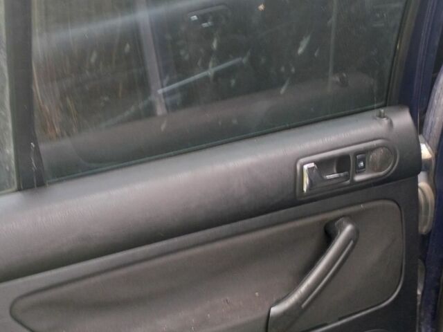 Синий Фольксваген Гольф, объемом двигателя 0 л и пробегом 350 тыс. км за 900 $, фото 3 на Automoto.ua