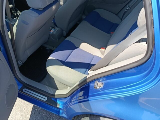 Синий Фольксваген Гольф, объемом двигателя 2 л и пробегом 198 тыс. км за 3950 $, фото 6 на Automoto.ua