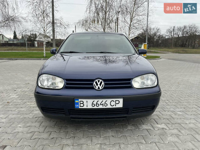 Синий Фольксваген Гольф, объемом двигателя 1.9 л и пробегом 231 тыс. км за 4550 $, фото 3 на Automoto.ua