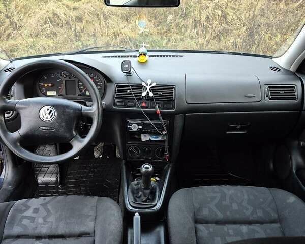 Синий Фольксваген Гольф, объемом двигателя 1.9 л и пробегом 318 тыс. км за 3499 $, фото 1 на Automoto.ua