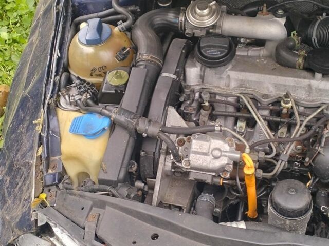 Синий Фольксваген Гольф, объемом двигателя 0 л и пробегом 350 тыс. км за 900 $, фото 1 на Automoto.ua