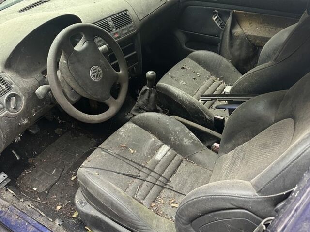 Синий Фольксваген Гольф, объемом двигателя 1.9 л и пробегом 280 тыс. км за 1371 $, фото 11 на Automoto.ua