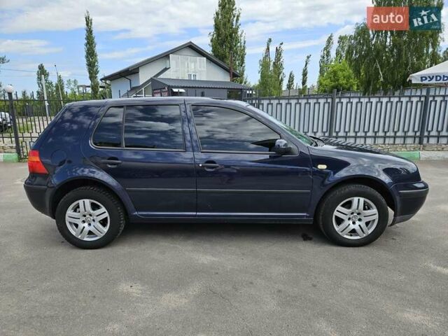 Синий Фольксваген Гольф, объемом двигателя 1.6 л и пробегом 230 тыс. км за 3900 $, фото 6 на Automoto.ua