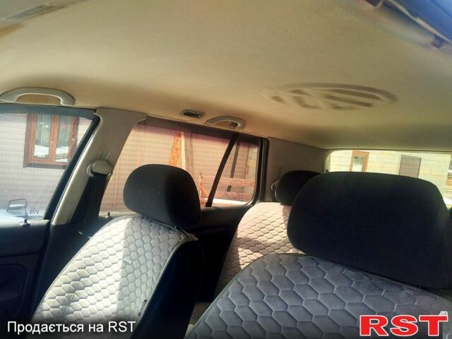 Синий Фольксваген Гольф, объемом двигателя 1.6 л и пробегом 364 тыс. км за 3600 $, фото 7 на Automoto.ua