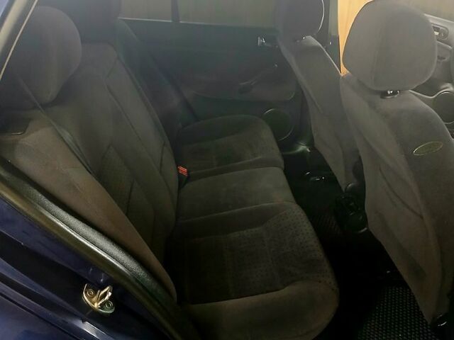 Синий Фольксваген Гольф, объемом двигателя 1.4 л и пробегом 275 тыс. км за 3000 $, фото 5 на Automoto.ua