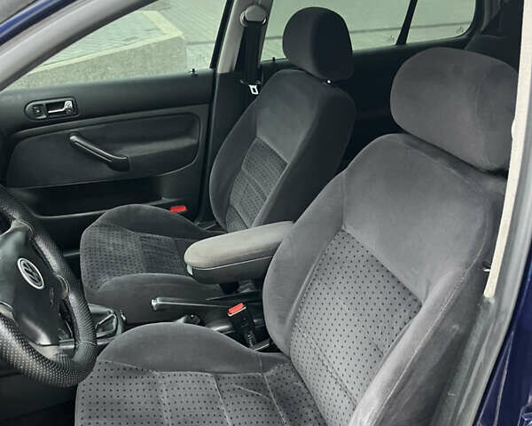 Синий Фольксваген Гольф, объемом двигателя 1.9 л и пробегом 231 тыс. км за 4550 $, фото 22 на Automoto.ua