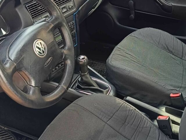 Синий Фольксваген Гольф, объемом двигателя 1.4 л и пробегом 273 тыс. км за 3750 $, фото 5 на Automoto.ua