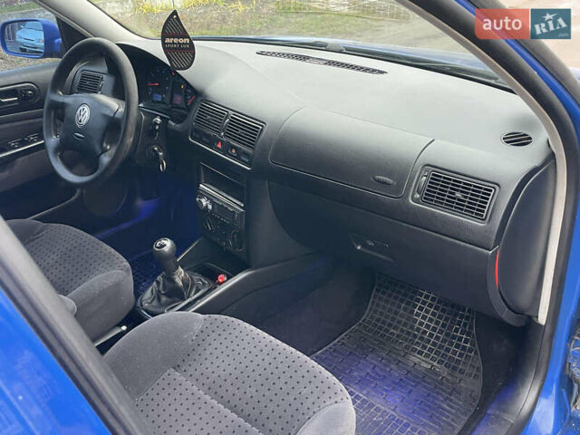 Синій Фольксваген Гольф, об'ємом двигуна 1.39 л та пробігом 240 тис. км за 3555 $, фото 15 на Automoto.ua