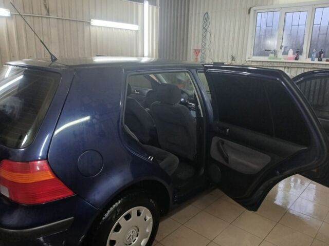 Синий Фольксваген Гольф, объемом двигателя 1.4 л и пробегом 297 тыс. км за 3000 $, фото 12 на Automoto.ua