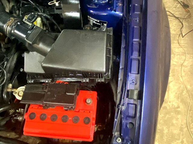 Синий Фольксваген Гольф, объемом двигателя 1.6 л и пробегом 360 тыс. км за 3700 $, фото 12 на Automoto.ua