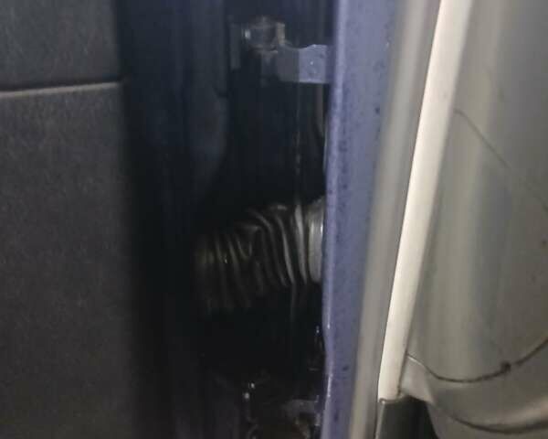 Синий Фольксваген Гольф, объемом двигателя 1.39 л и пробегом 275 тыс. км за 2900 $, фото 20 на Automoto.ua