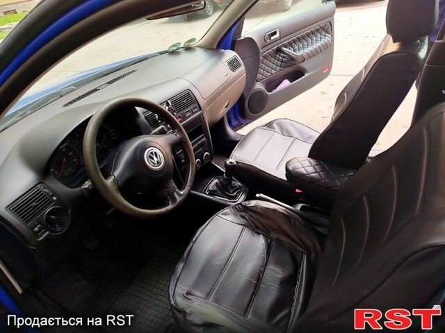 Синій Фольксваген Гольф, об'ємом двигуна 1.6 л та пробігом 330 тис. км за 3700 $, фото 4 на Automoto.ua