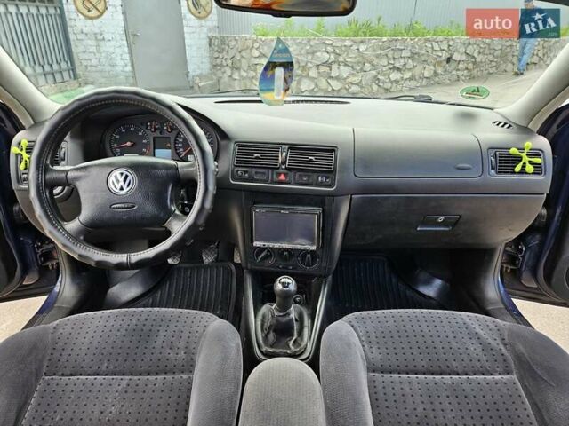 Синий Фольксваген Гольф, объемом двигателя 1.6 л и пробегом 230 тыс. км за 3900 $, фото 11 на Automoto.ua