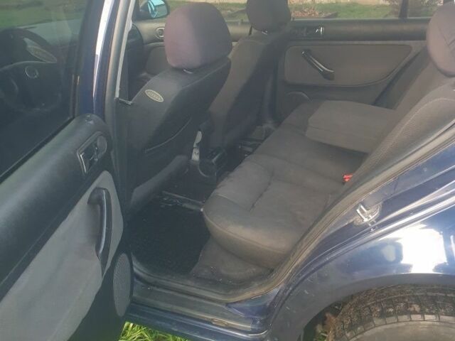 Синий Фольксваген Гольф, объемом двигателя 1.9 л и пробегом 320 тыс. км за 1900 $, фото 7 на Automoto.ua