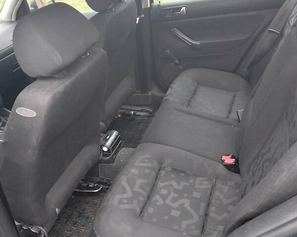 Синій Фольксваген Гольф, об'ємом двигуна 1.39 л та пробігом 233 тис. км за 3100 $, фото 11 на Automoto.ua