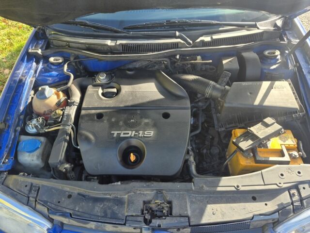 Синий Фольксваген Гольф, объемом двигателя 0 л и пробегом 380 тыс. км за 1800 $, фото 7 на Automoto.ua