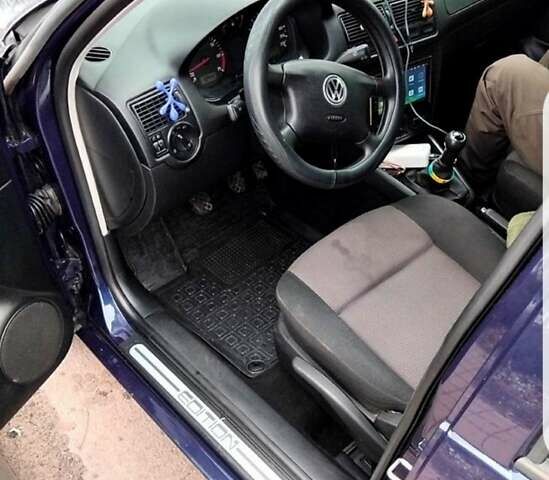 Синий Фольксваген Гольф, объемом двигателя 1.4 л и пробегом 90 тыс. км за 5000 $, фото 3 на Automoto.ua