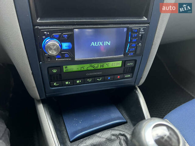 Синий Фольксваген Гольф, объемом двигателя 1.9 л и пробегом 322 тыс. км за 4499 $, фото 63 на Automoto.ua