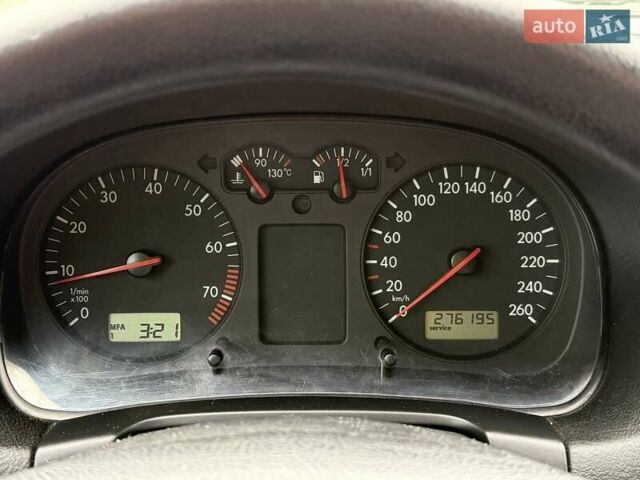 Синий Фольксваген Гольф, объемом двигателя 1.6 л и пробегом 276 тыс. км за 5500 $, фото 4 на Automoto.ua