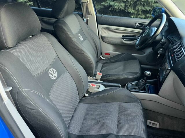 Синий Фольксваген Гольф, объемом двигателя 1.6 л и пробегом 200 тыс. км за 3500 $, фото 18 на Automoto.ua