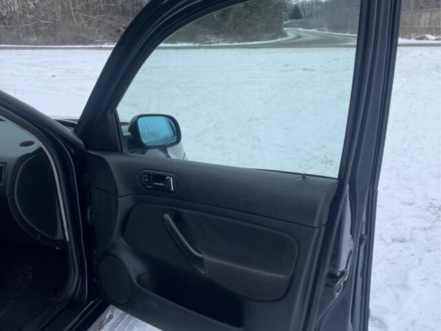 Синій Фольксваген Гольф, об'ємом двигуна 1.6 л та пробігом 290 тис. км за 4250 $, фото 17 на Automoto.ua