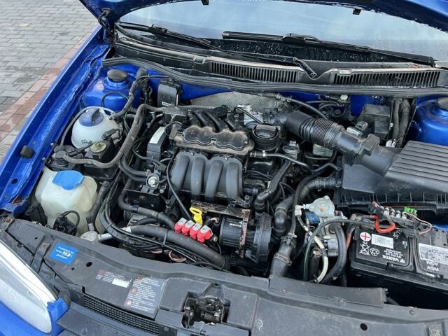 Синий Фольксваген Гольф, объемом двигателя 1.6 л и пробегом 208 тыс. км за 3500 $, фото 7 на Automoto.ua