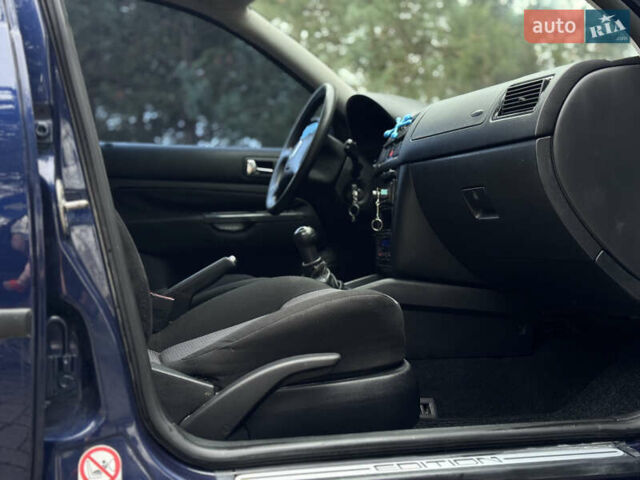 Синий Фольксваген Гольф, объемом двигателя 1.6 л и пробегом 248 тыс. км за 3599 $, фото 26 на Automoto.ua