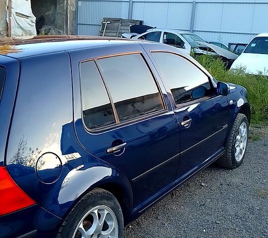 Фольксваген Гольф 2000 в Черновцах на Automoto.ua Синий Фольксваген Гольф, объемом двигателя 1.4 л и пробегом 250 тыс. км за 4600 $, фото 1 на Automoto.ua