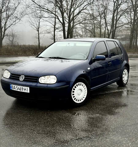 Синий Фольксваген Гольф, объемом двигателя 1.39 л и пробегом 200 тыс. км за 3699 $, фото 6 на Automoto.ua