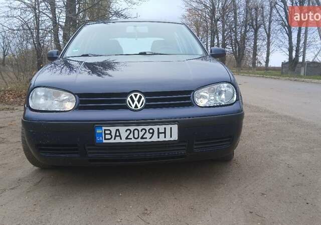 Синий Фольксваген Гольф, объемом двигателя 1.39 л и пробегом 203 тыс. км за 4100 $, фото 5 на Automoto.ua