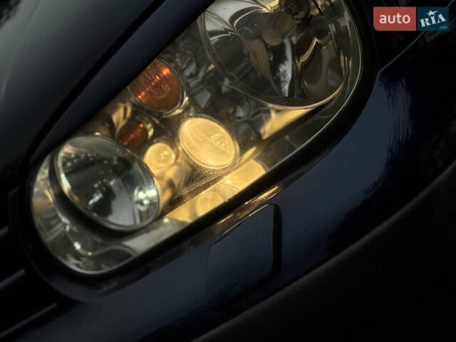 Синий Фольксваген Гольф, объемом двигателя 1.6 л и пробегом 248 тыс. км за 3599 $, фото 4 на Automoto.ua
