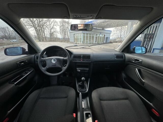 Синий Фольксваген Гольф, объемом двигателя 1.4 л и пробегом 247 тыс. км за 3100 $, фото 5 на Automoto.ua